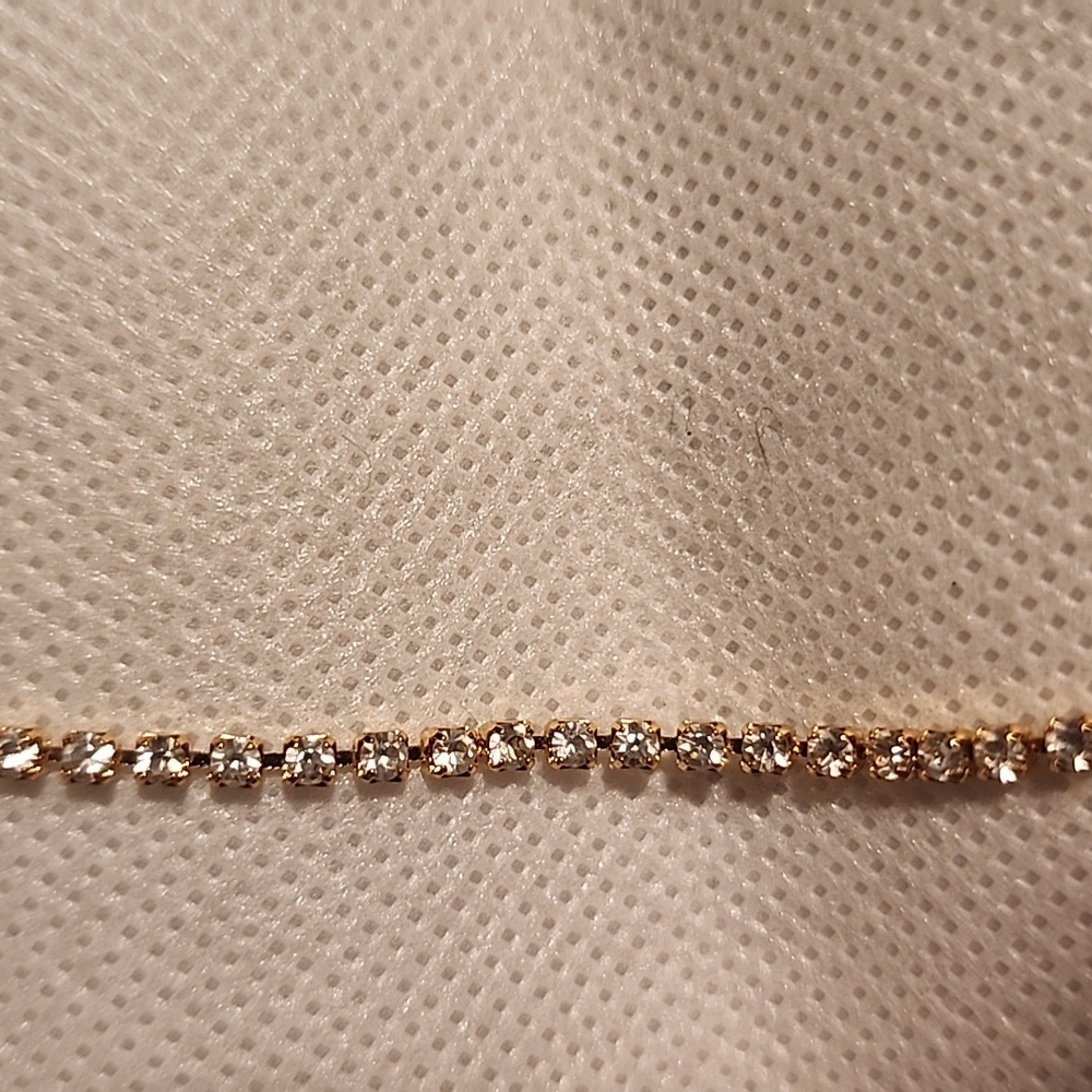 Elegant Gold Toned Rhinestone 16 Inch Necklace - Picture 4 of 7